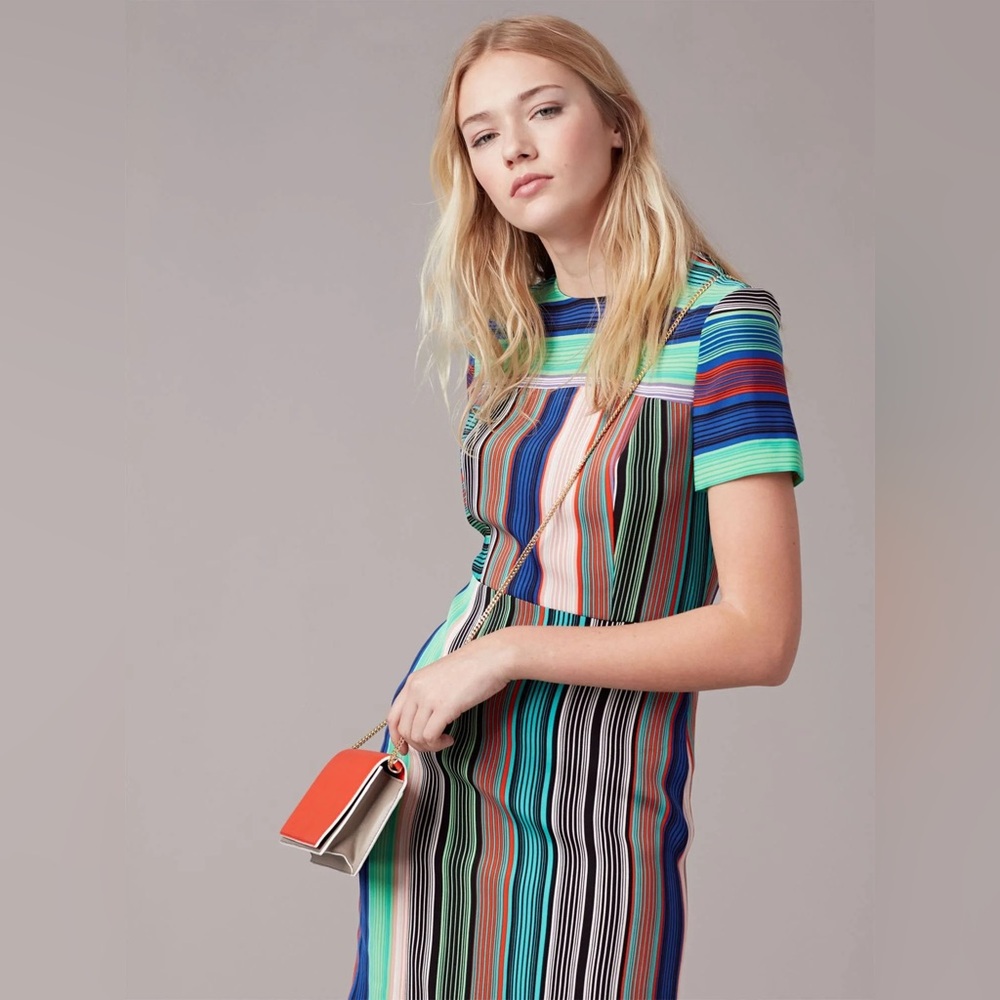 Diane Von Furstenberg Short-Sleeve Tailored Dress - Blue Size 6